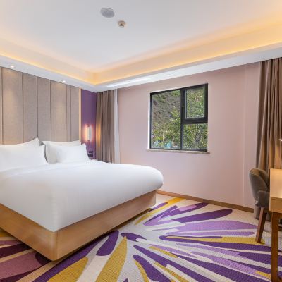 豪華大床房（慕思乳膠床墊+電視投屏） 麗楓飯店（九寨溝風景區店）優惠