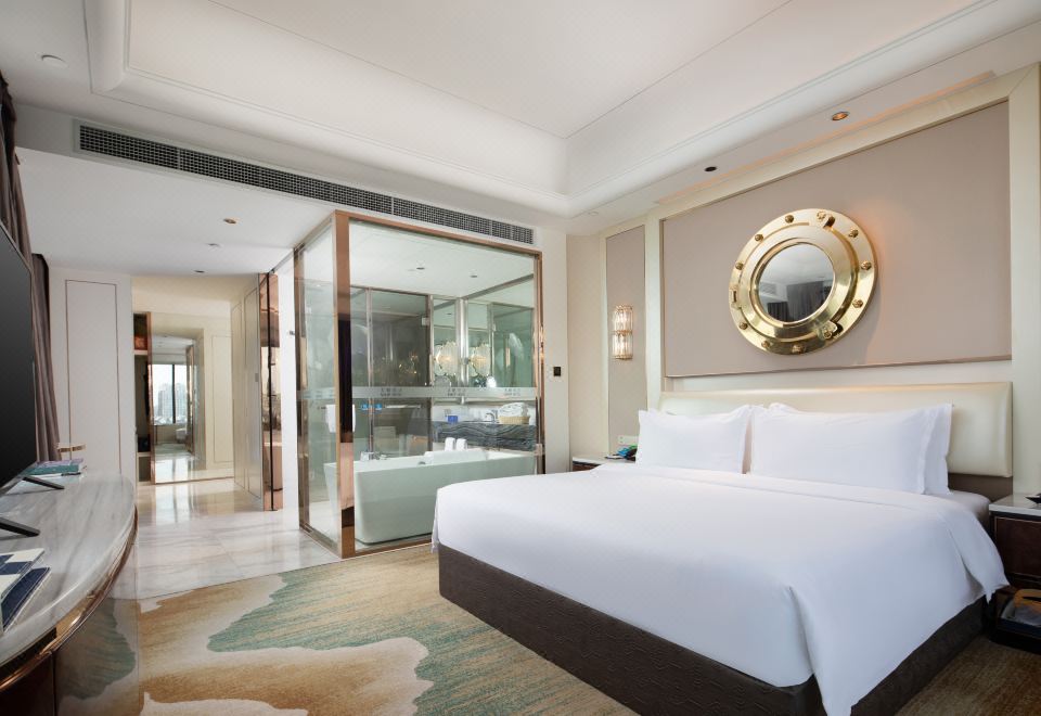 Shanghai Ship HotelDeluxe Panoramic Room