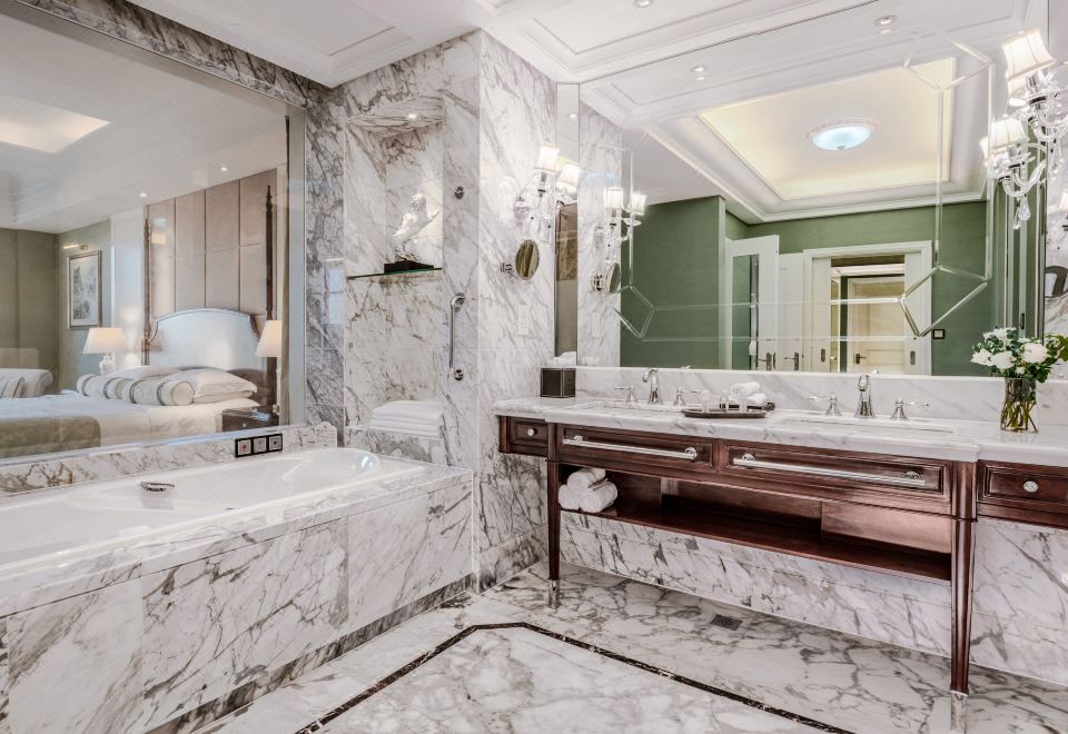 SeaView Garden Hotel QingdaoExecutive Sea-view Suite