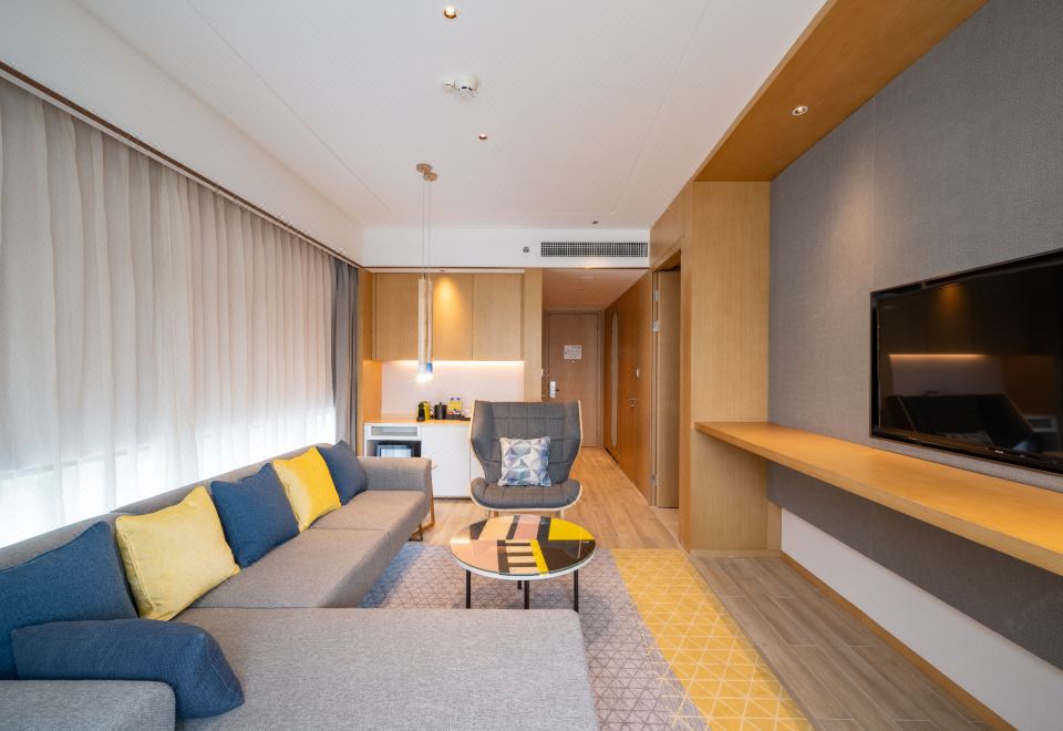 单卧套房 超大床