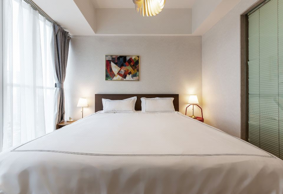 一室一厅大床套房（落地窗+烘乾洗衣机+套房设计）