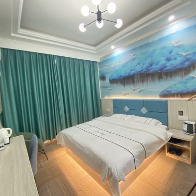 披星丨漫悅雅緻大床房 依瀾飯店（武漢天河機場店）優惠