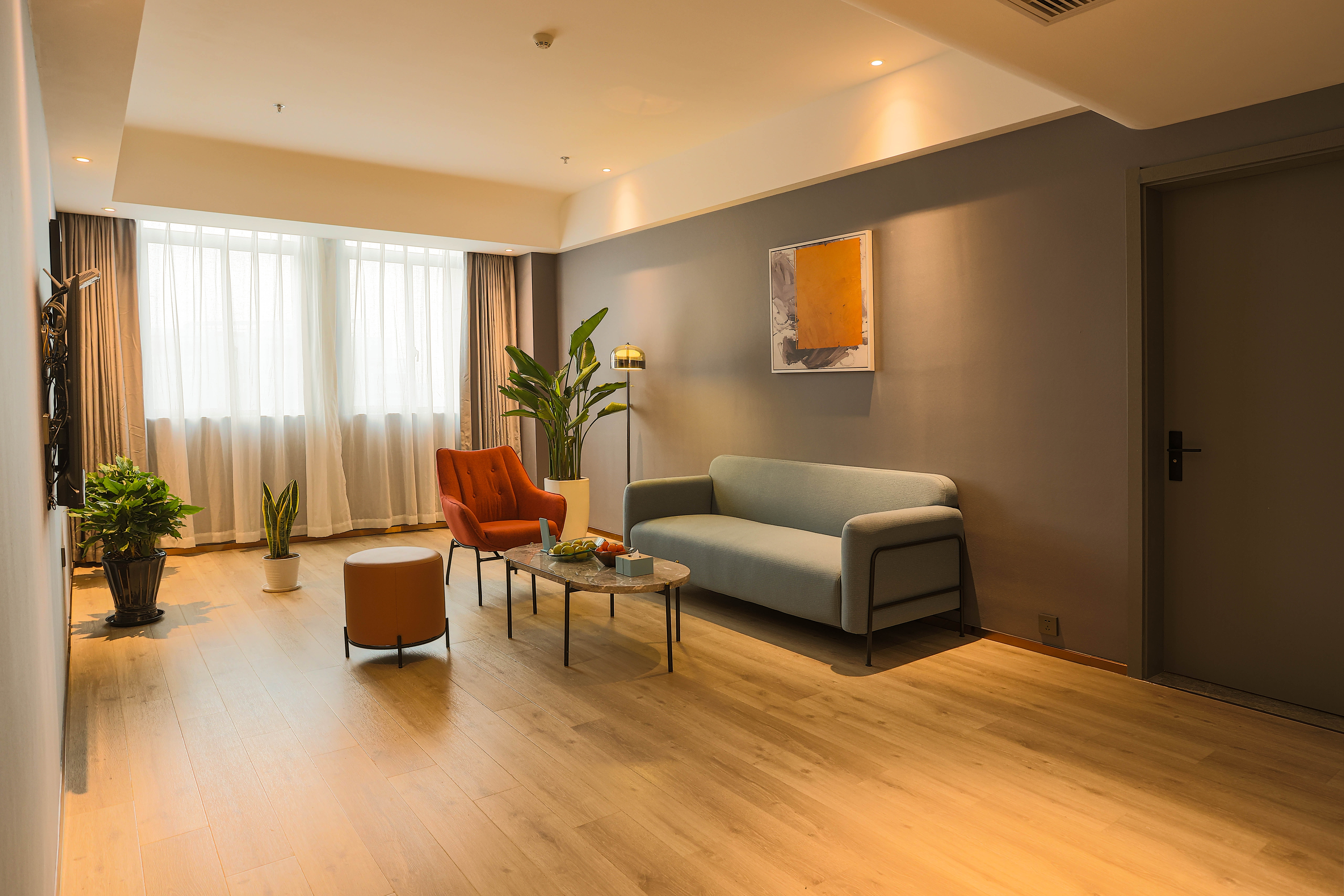 兰欧豪华大床房（全屋智能语音控制+小冰箱）