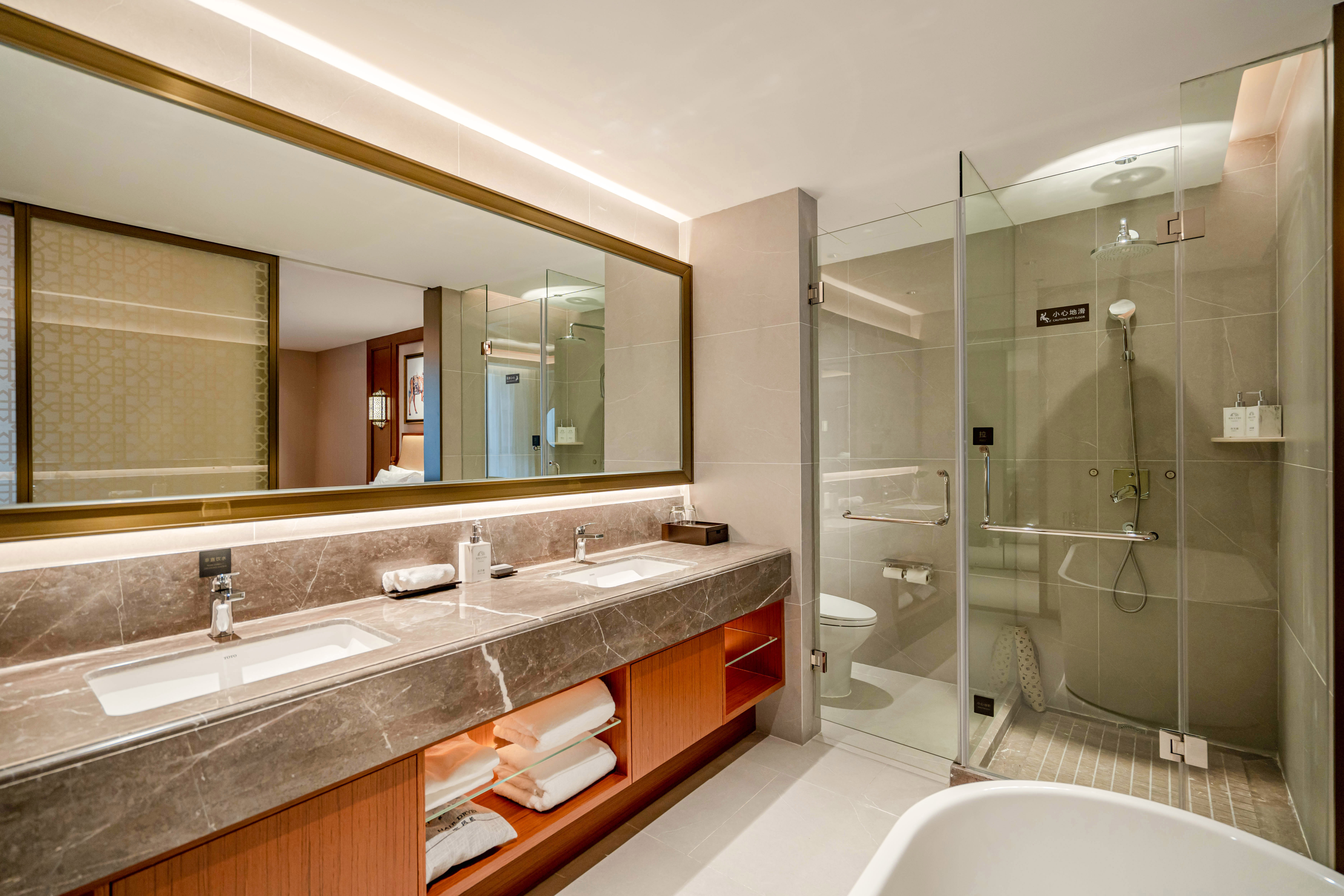 豪华双床房（加湿器+金可儿舒睡床品+小冰箱）