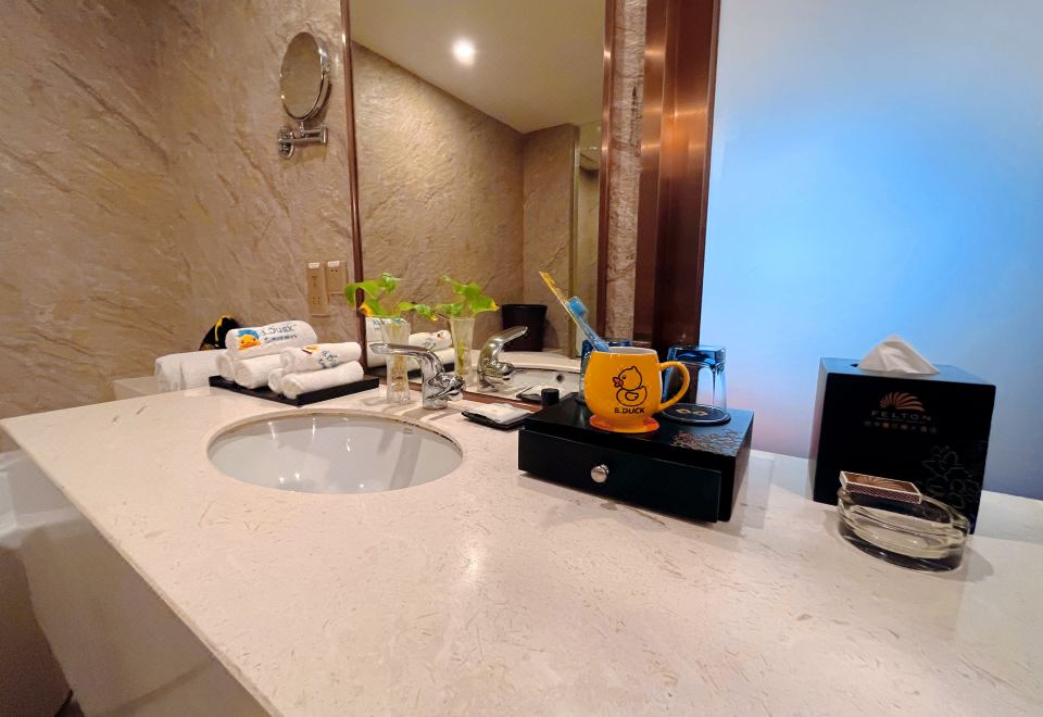 小黃鴨主題大床房