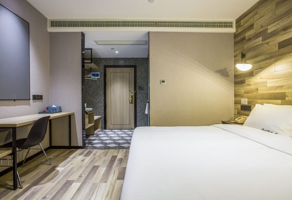 智能巨幕梦幻灯光房