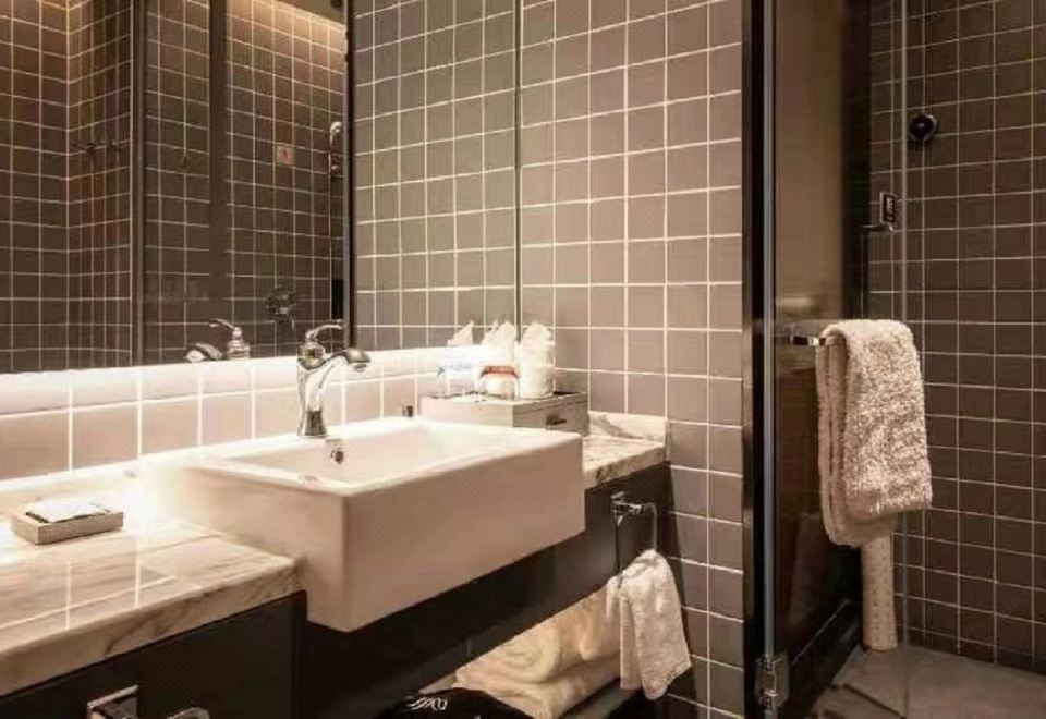 时尚工业双床房