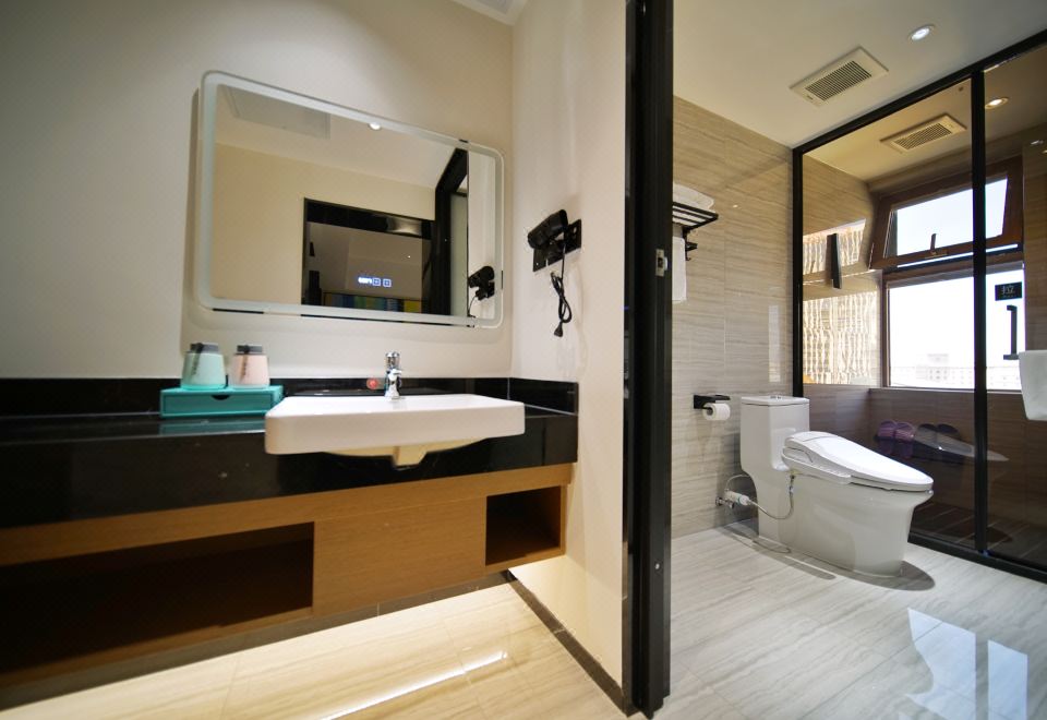 滚来滚去超大床房（零压床垫+洗PP智能马桶+手机投屏）