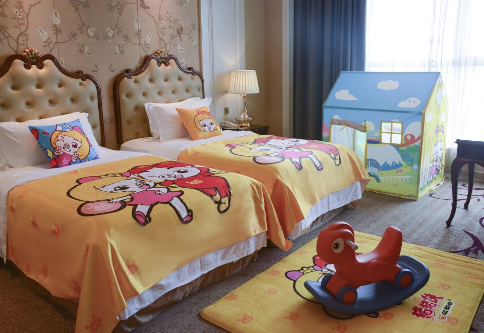 猪猪侠行政亲子主题房