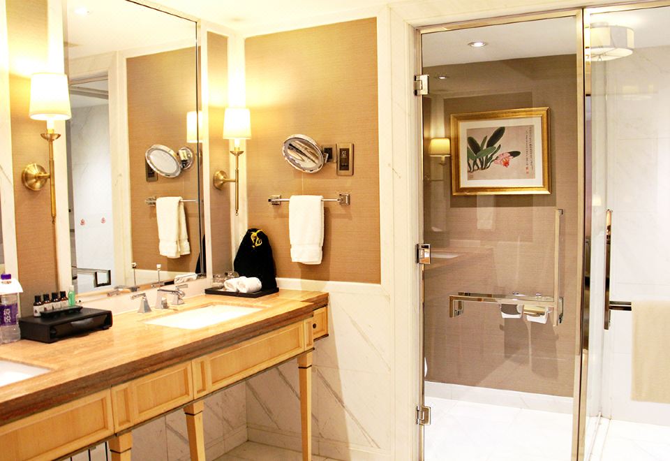 经典大床客房（乾湿分离，电动马桶）