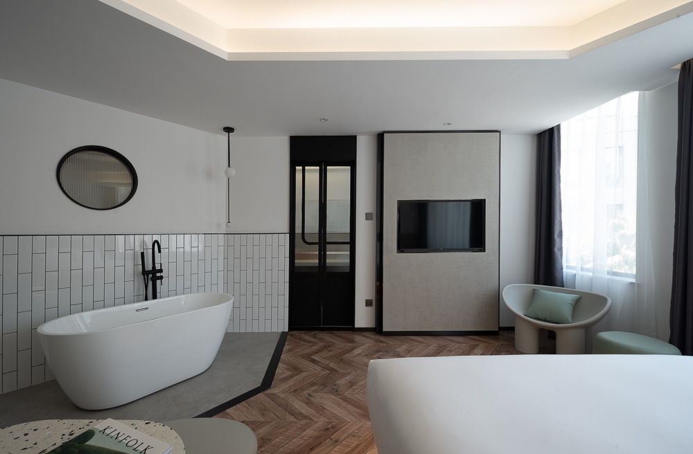 Presents樂享當下浴缸套房-馬歇爾音響+戴森吹風機