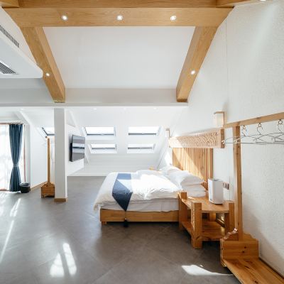 雲奢.天字一號大床房 撫雲·供氧輕奢美宿（麗江古城大水車店）優惠