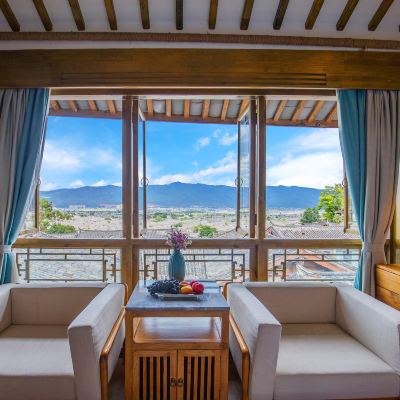 虞美人·觀古城全景大床房【全屋地暖 | 俯瞰古城全景】 溪雲書院客棧（麗江古城大水車店）優惠