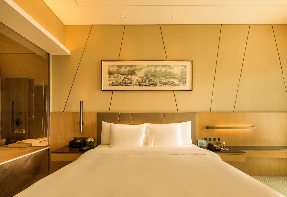 Radisson Blu Shanghai Pudong JinqiaoExecutive Queen Room