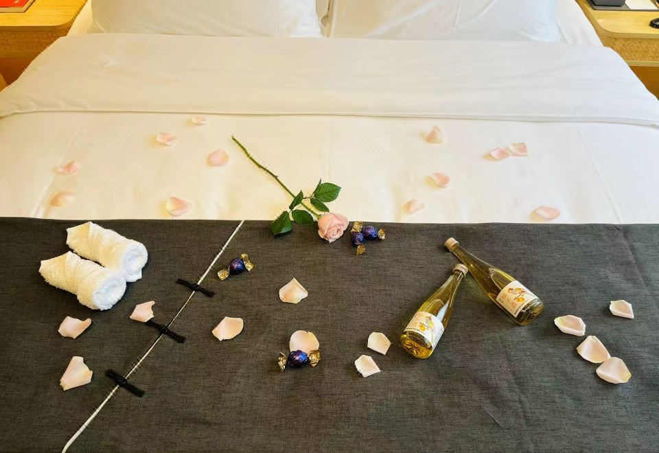 詠蘭居大床房·新中式風溫暖雅居+投屏電視+智能客控