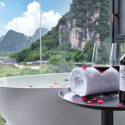 江山如畫大床房+語音控制+浴缸+乳膠床墊+會員投影 攬山望月民宿（陽朔十里畫廊店）優惠