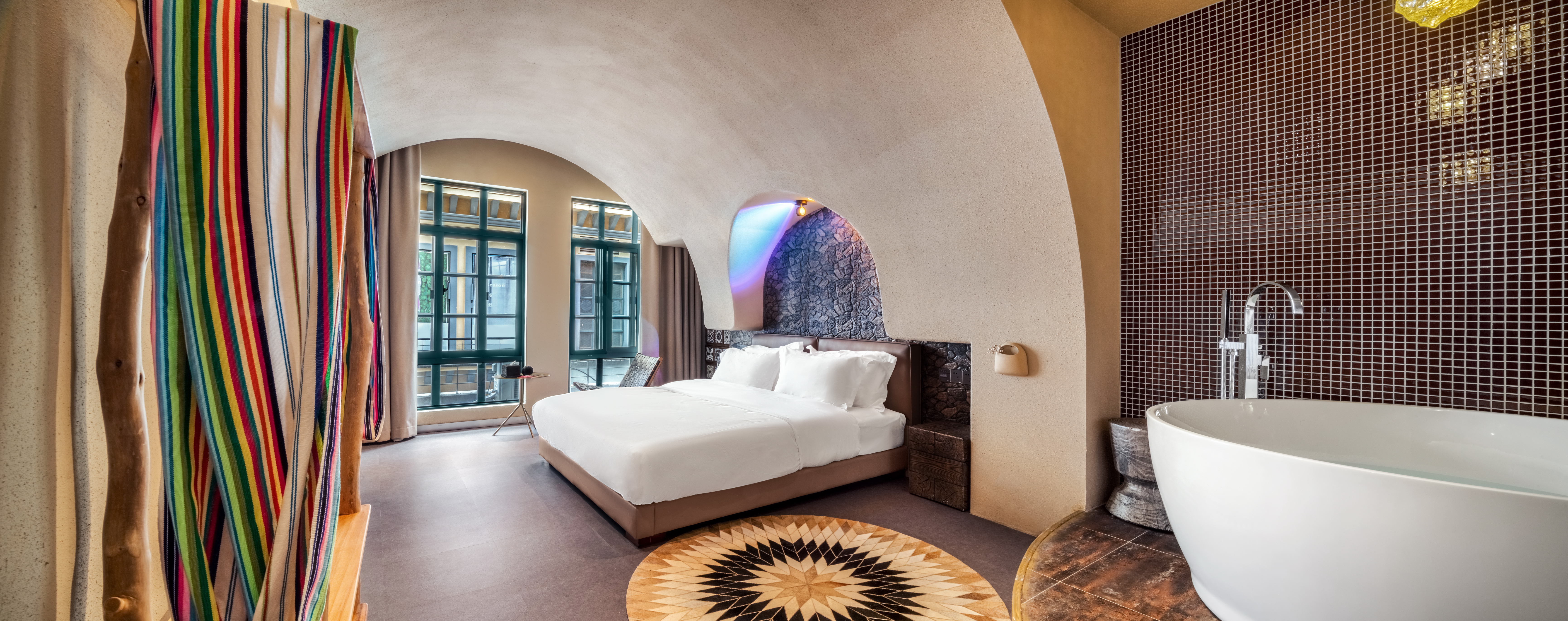 独龙族|奢享浴缸日落灯大床房