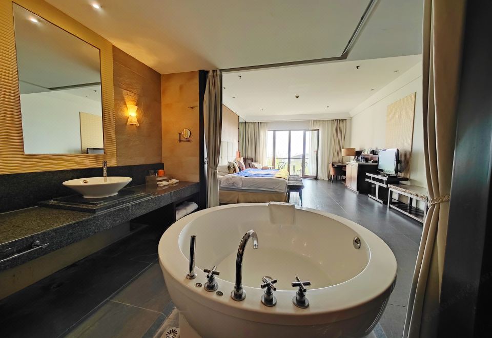 小熊尼奥AR魔法屋（圆形浴缸+扭扭车+滑梯）