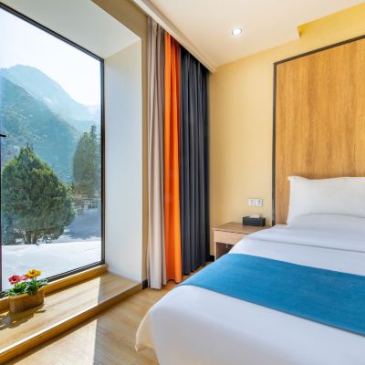 居 · 太華山景雙床房（觀華山美景+液晶電視可投屏） 旺角美宿（華山景區售票處店）優惠