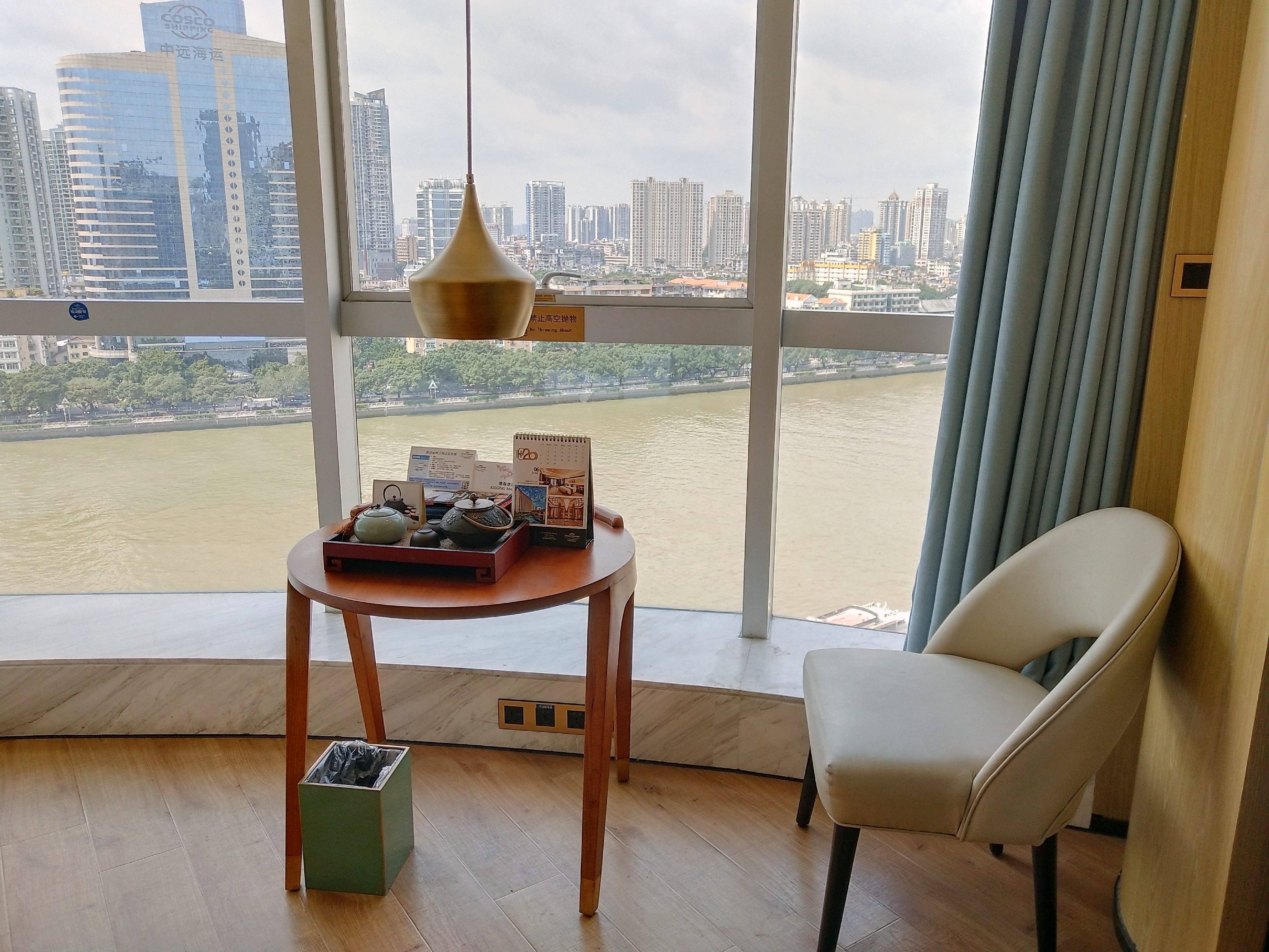 高级江景大床房