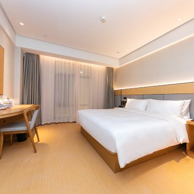 高級大床房 全季飯店（蘇州觀前街察院場地鐵站店）優惠