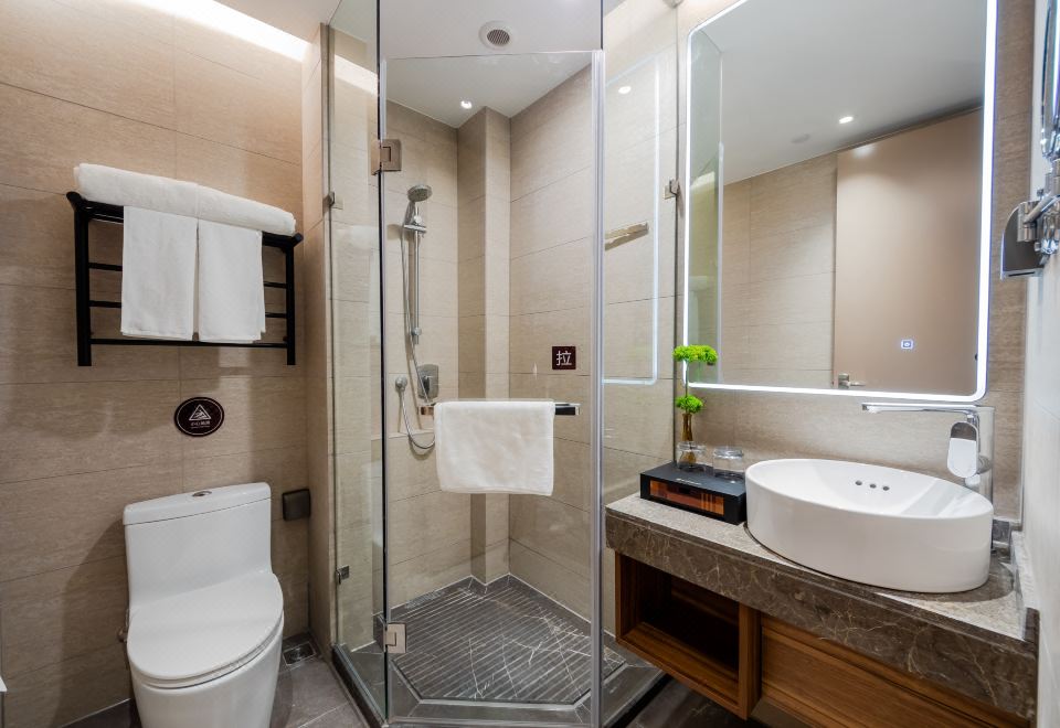Business Queen Room