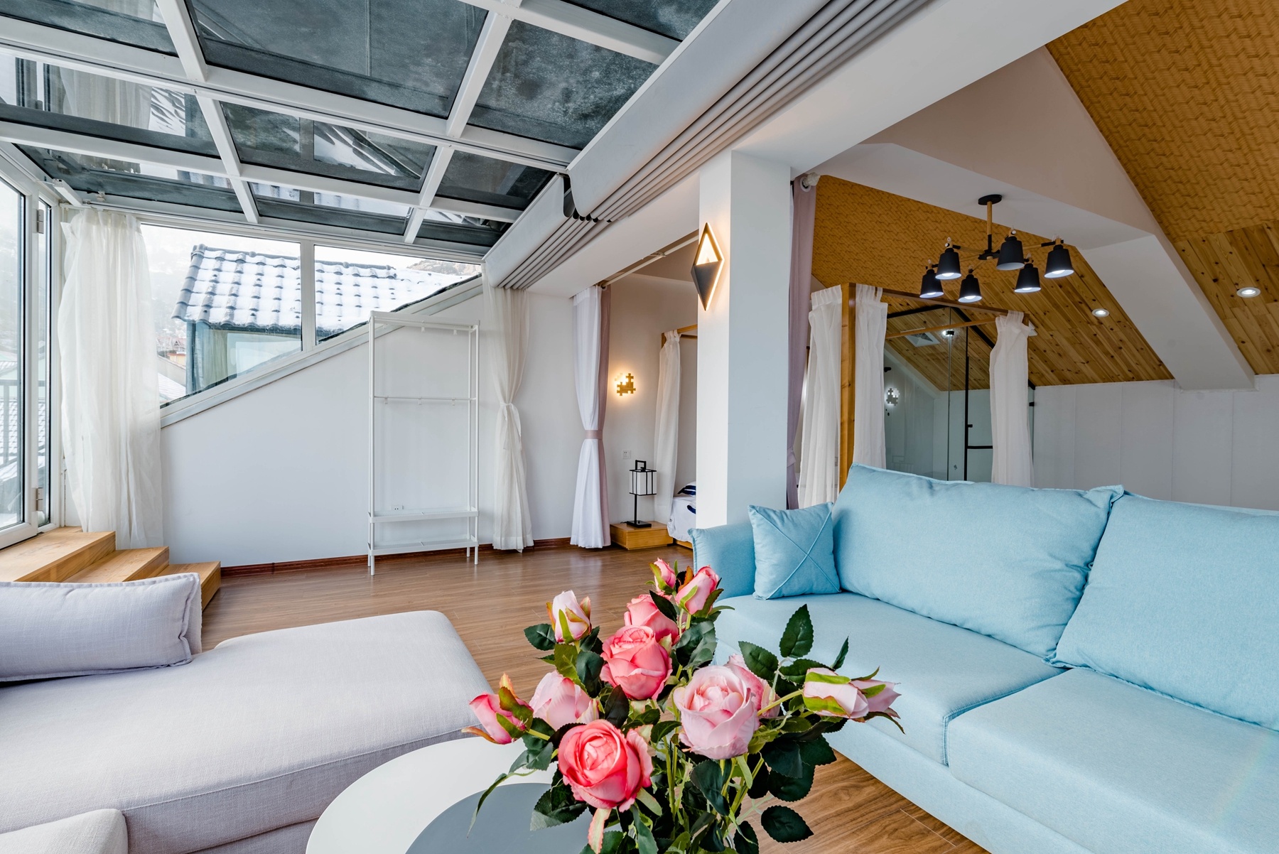 观山望海全景大床房（私享露台+轻纱帷幔+超大沙发）