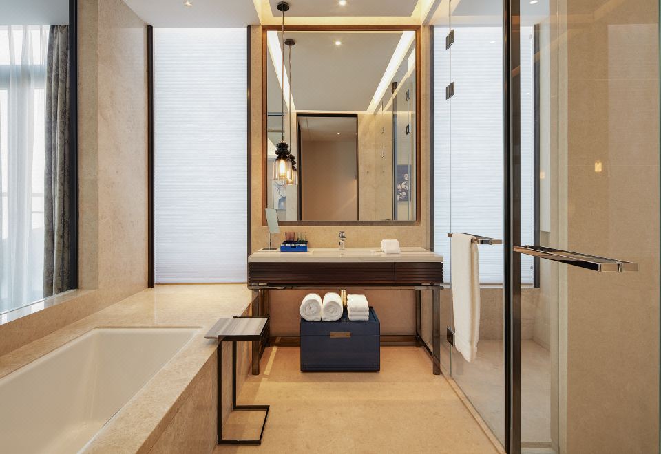 豪华行政大床房/凌空微醺享欢乐时光