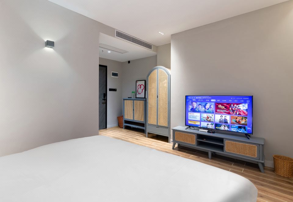 智选大床房（深睡零压床垫+花园景观+大屏电视）