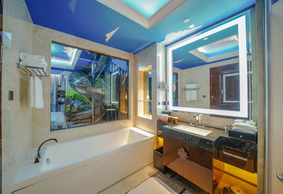 Zhaolin Grand Hotel BeijingHappy Panda Duplex Suite