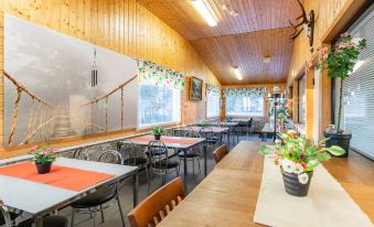 Lossisaari Tourist Center - Housity