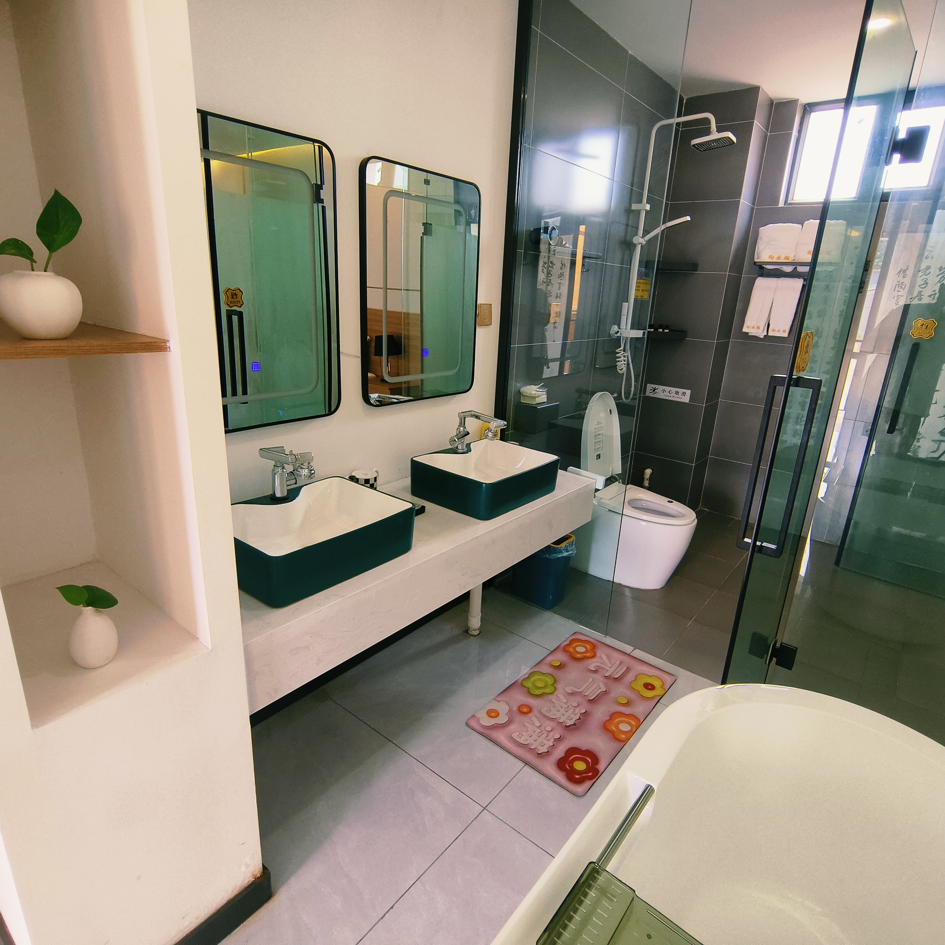 云烟豪华大床房（独立空调）