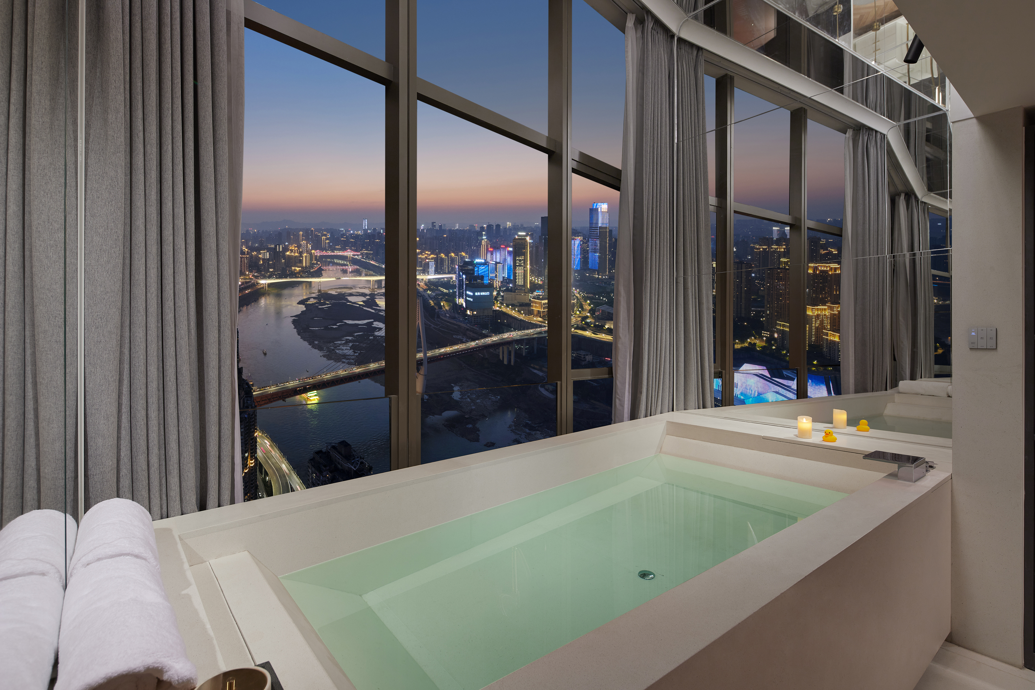 270°半岛江景汤池LOFT套房