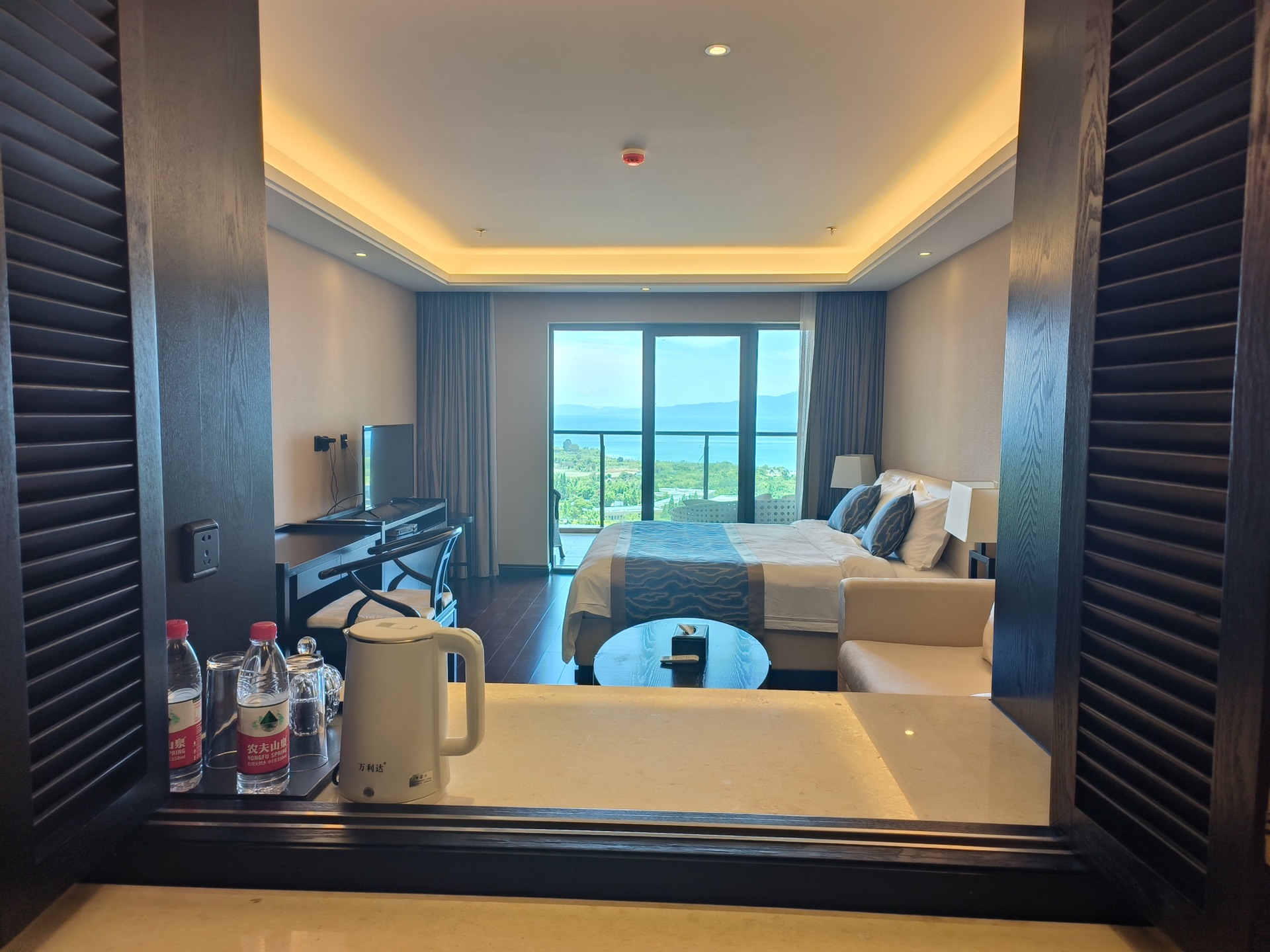 晨曦·湖景露台大床房