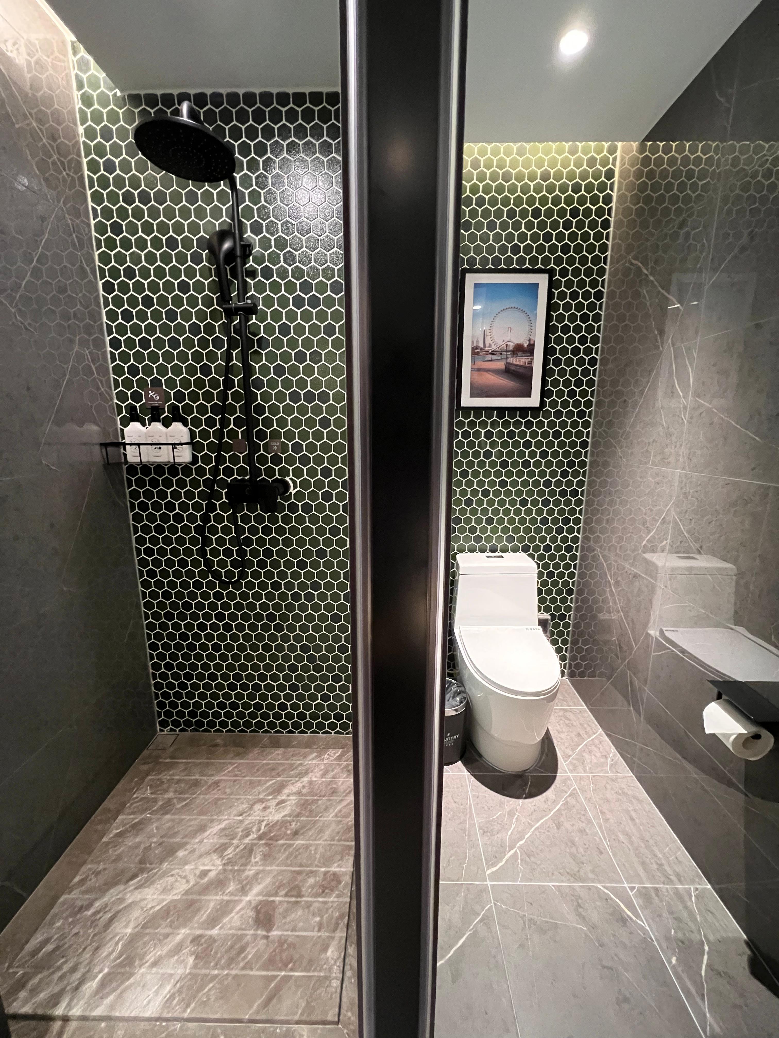 Country Inn & Suites by Radisson, Tianjin Fifth Avenue Xiaobailou Metro Station豪华大床房（智能客控＋小冰箱）