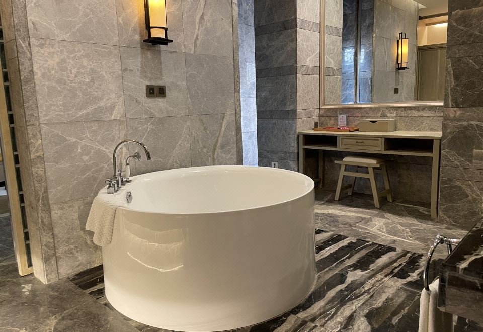 地派倚泉居-三房两厅别墅-独立庭院-花园泡池-麻将桌