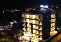 Zett Hotel Hotele w: 