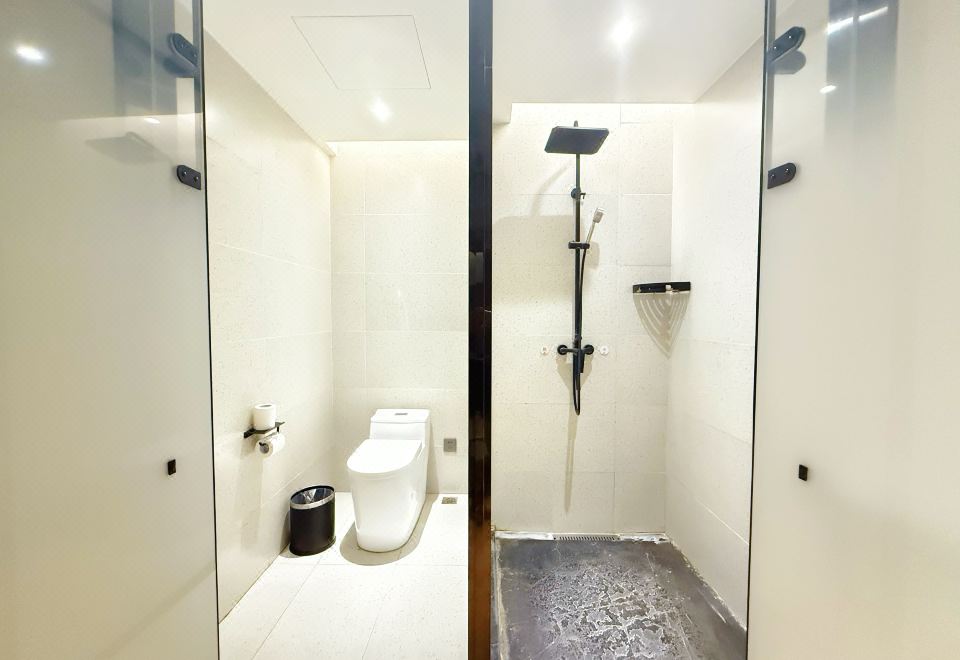 商务舒适大床房 （65寸高清投屏）