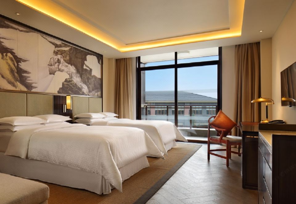 古镇景观双床房（带阳台）