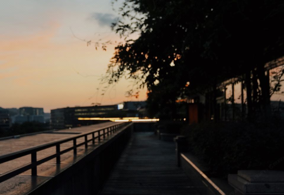 花園行政雙臥套房+2室1廳3衞+戶外露臺+宜人山色