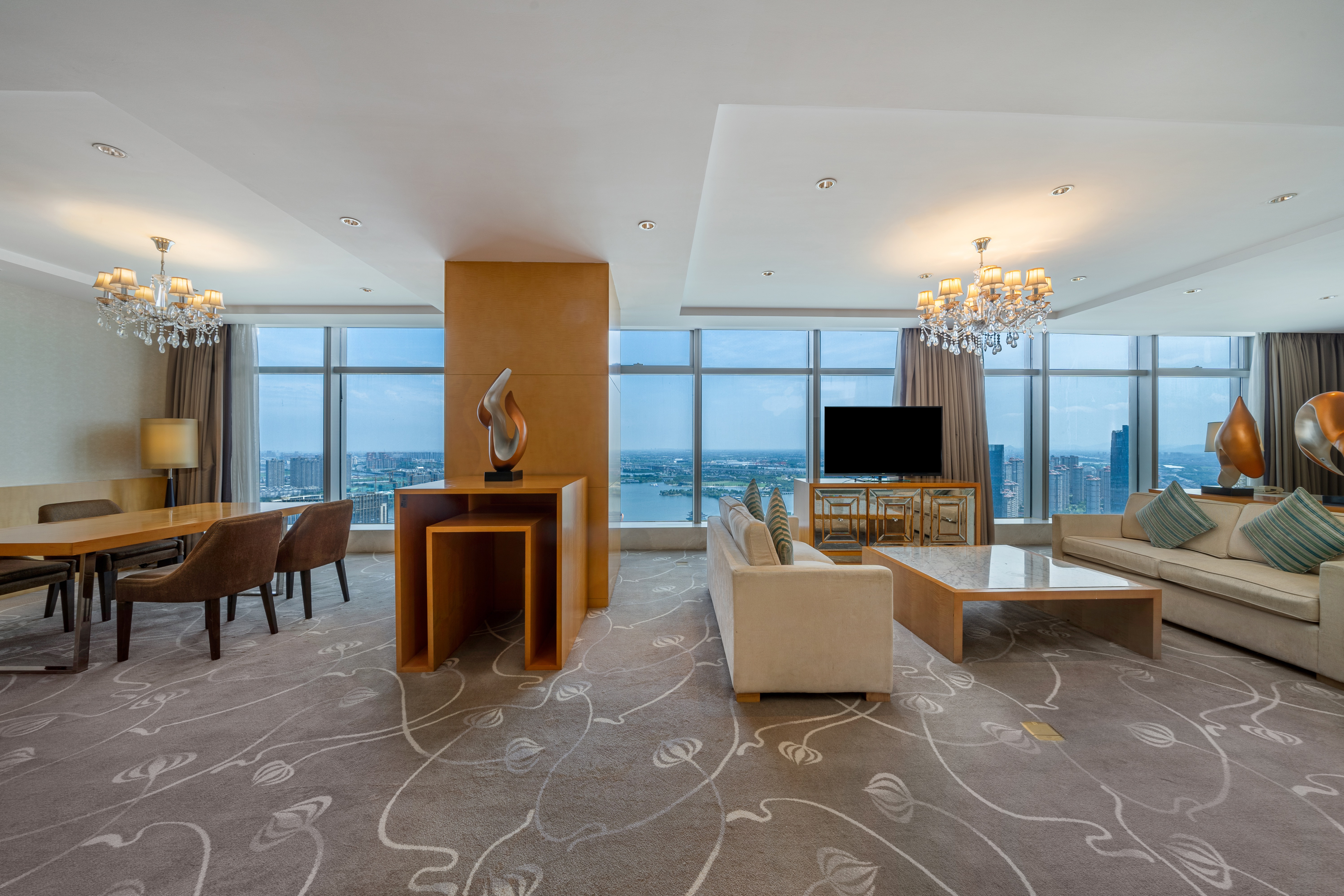 尊享湖景单卧套房