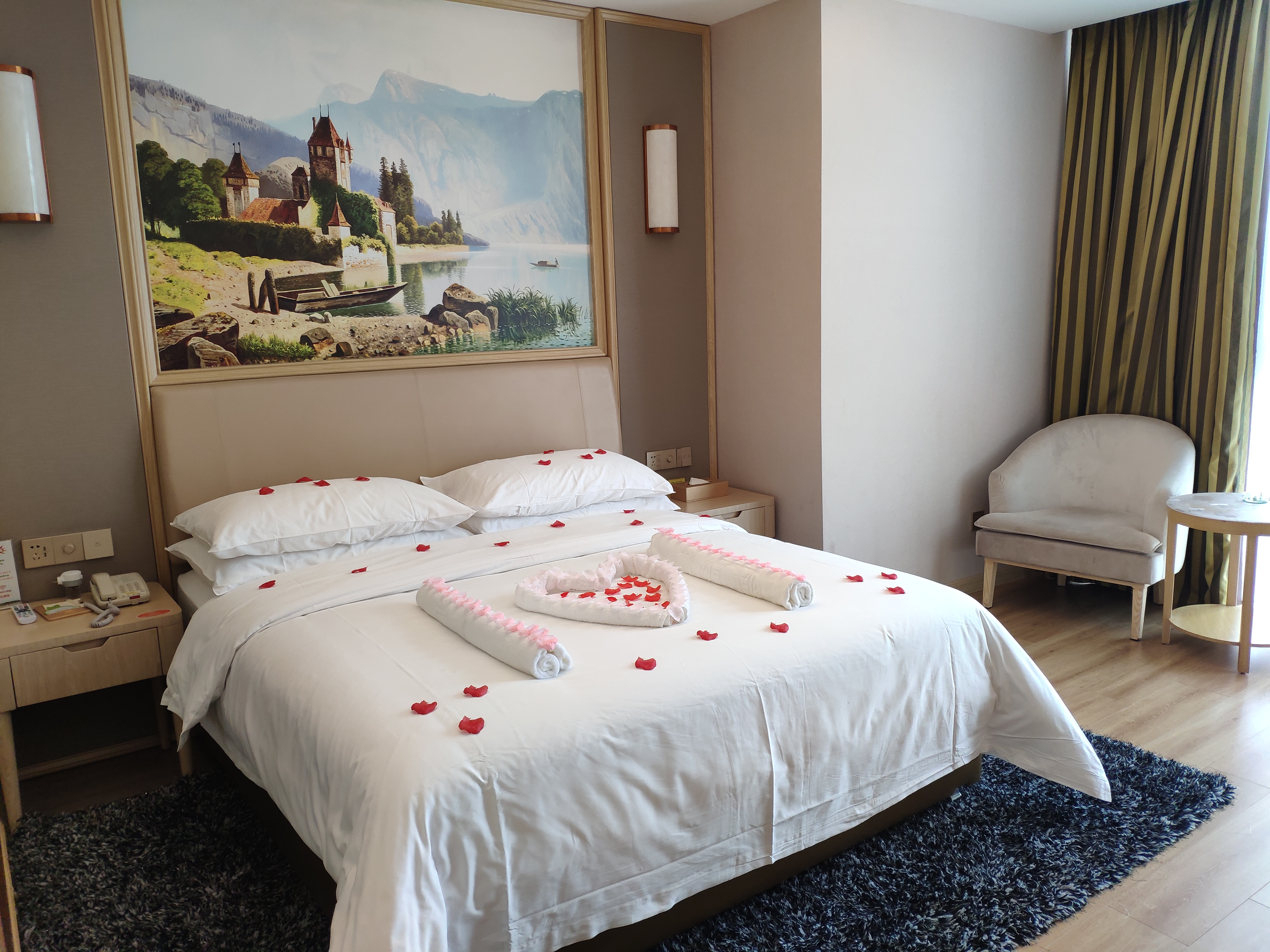 浪漫情侣主题房