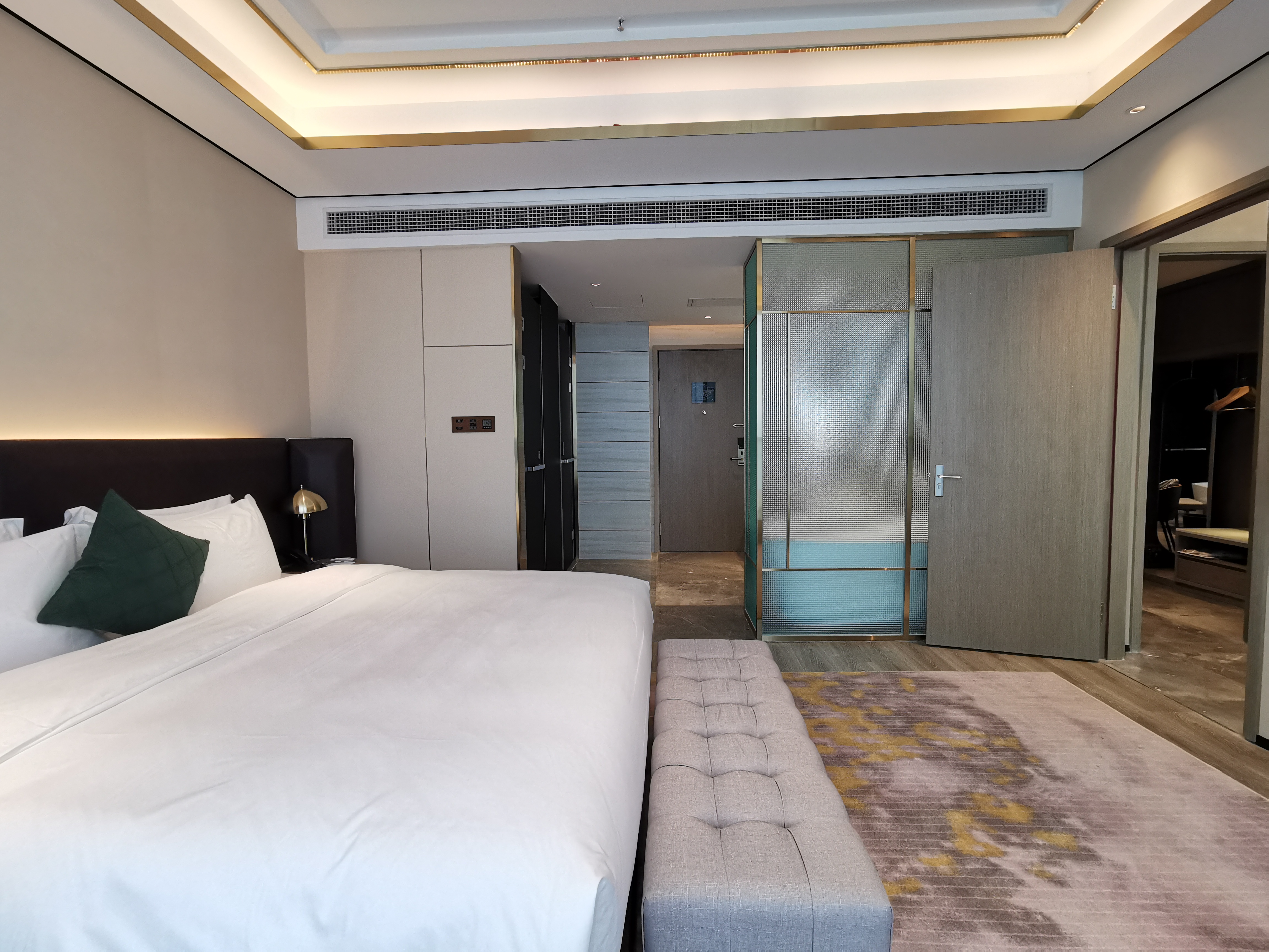 宜享套房【兩房一廳+180°全景落地窗+麻將機+Minibar】