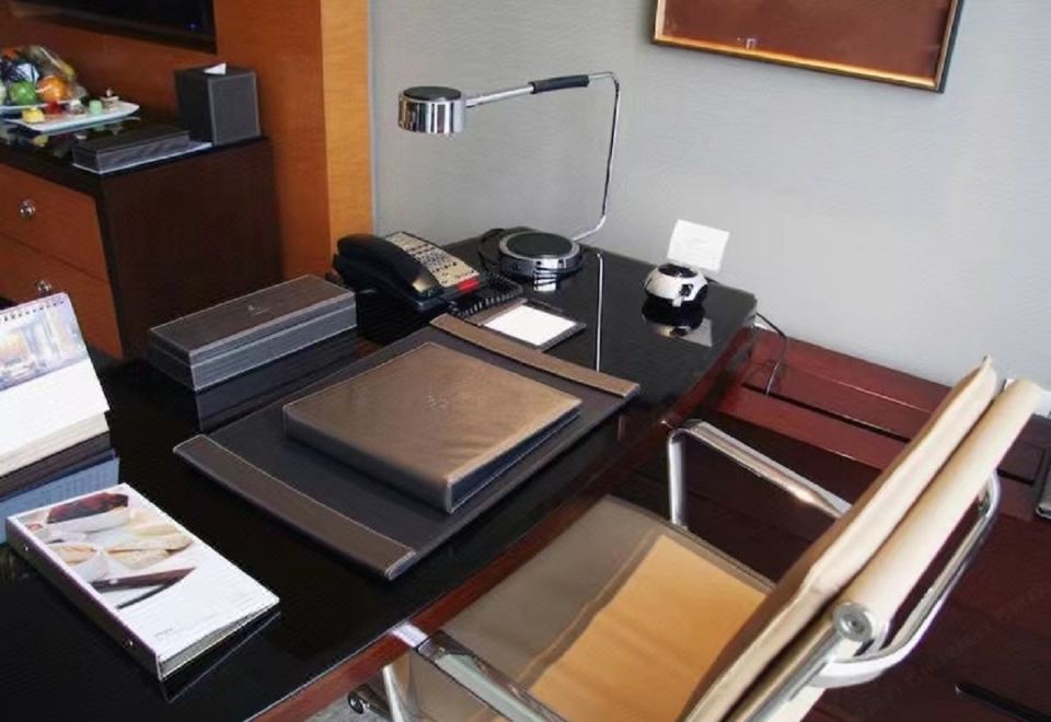 行政豪华大床房（乾湿分离浴室+吹风机）