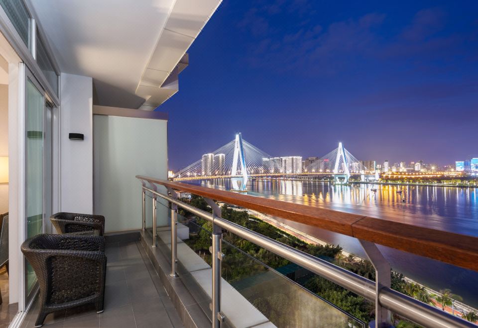 豪华海景大床房|阳台|厨房【世纪大桥胜景】