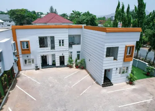 Orange Roof Lodge