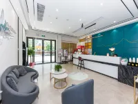 Jichu Hotel Hotels in Honghu