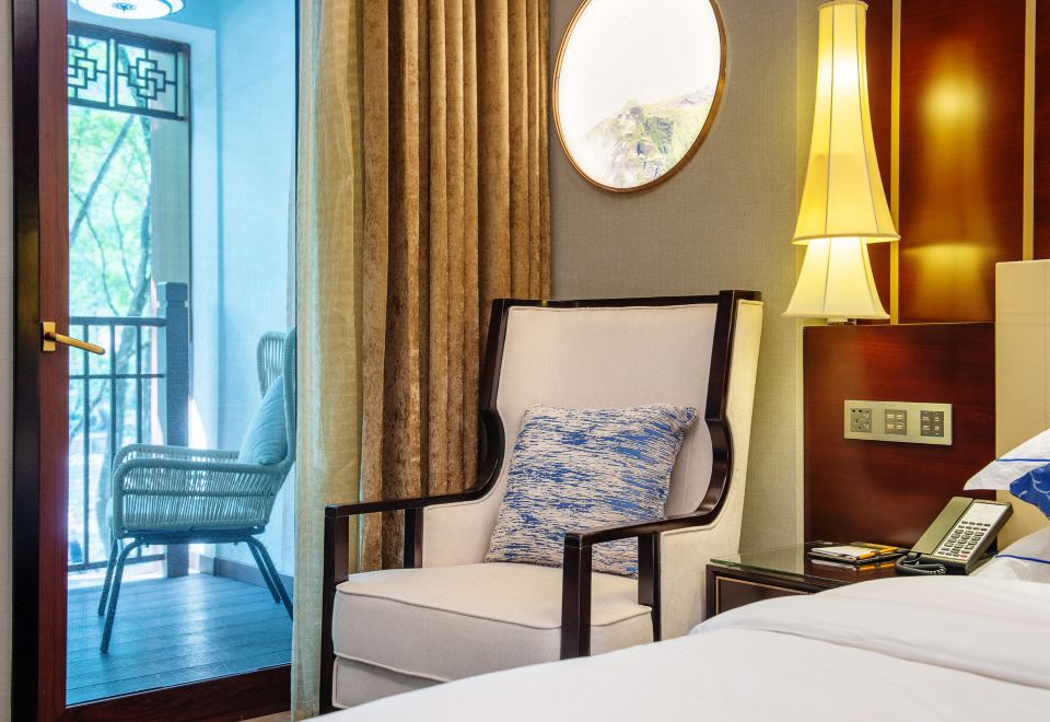 Mountain Fanjing Qixi Resort Panorama Deluxe Suite - 2-Bedroom (Floor Heating)