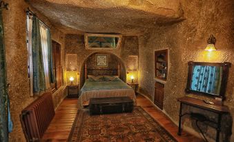 Traveller's Cave Hotel