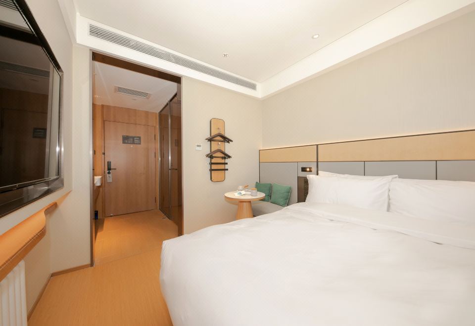 特价大床房（65寸电视+智能投屏+独立空调）